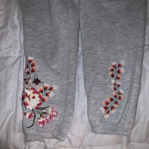 Betsy Johnson sweatpants size M never worn